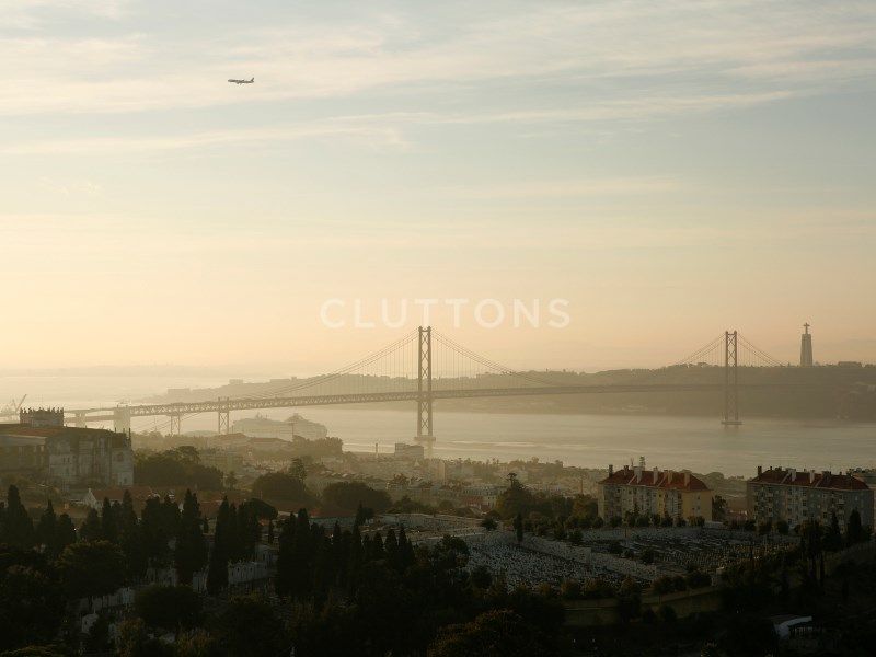 apartment 10 Rooms for sale on Lisboa (1400)