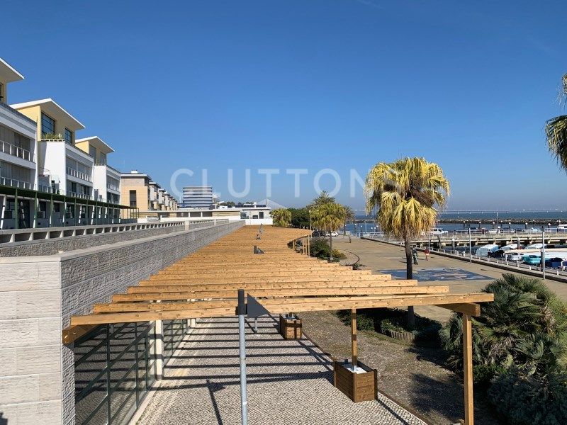 commercial local 2 Rooms for sale on Lisboa (1990)