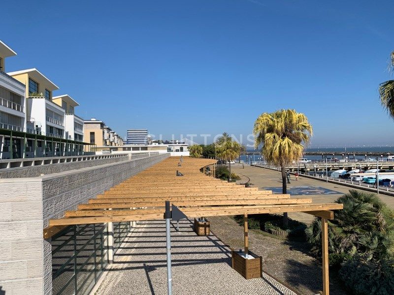 commercial local 2 Rooms for sale on Lisboa (1990)