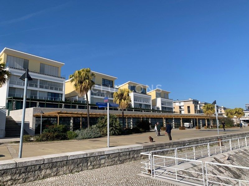 commercial local 2 Rooms for sale on Lisboa (1990)