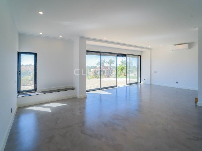 house 10 Rooms for sale on Loulé (8125)