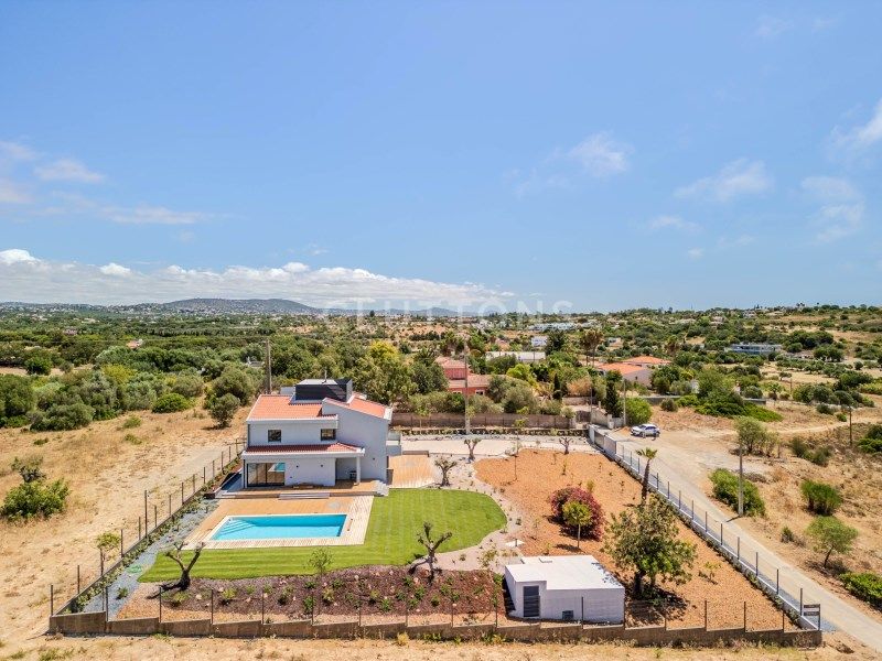 house 10 Rooms for sale on Loulé (8125)