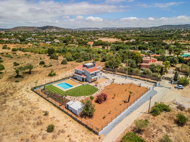 maison 10 Pièces en vente sur Loulé (8125)