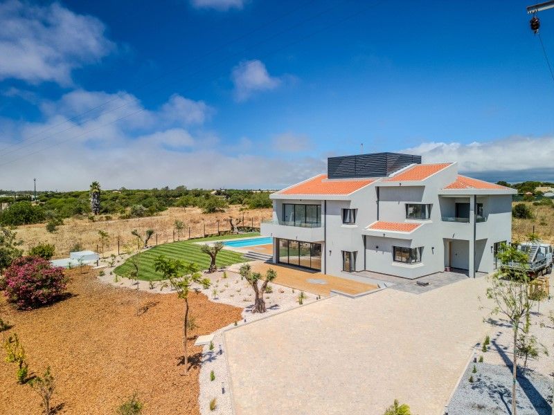 maison 10 Pièces en vente sur Loulé (8125)