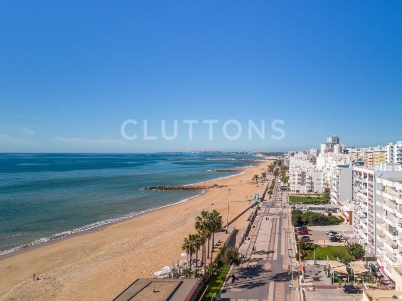 house 10 Rooms for sale on Loulé (8125)