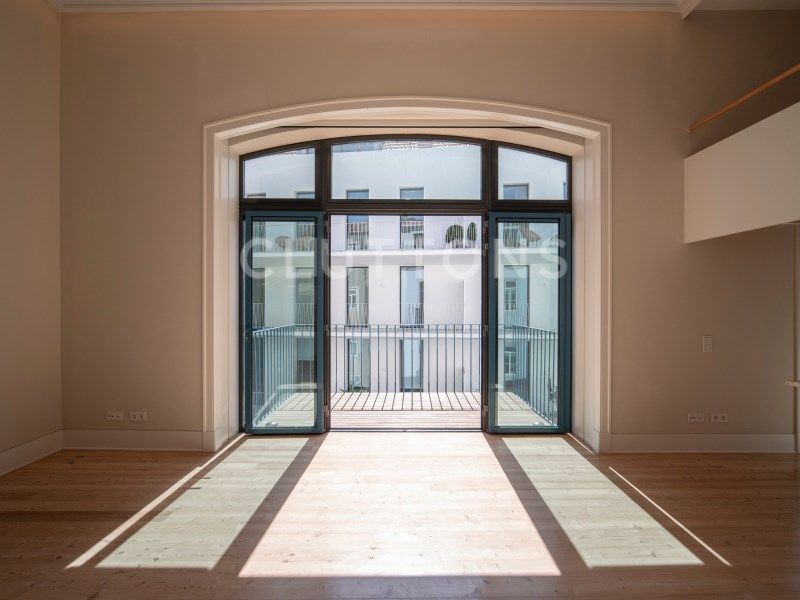 loft 4 Rooms for sale on Lisboa (1250)