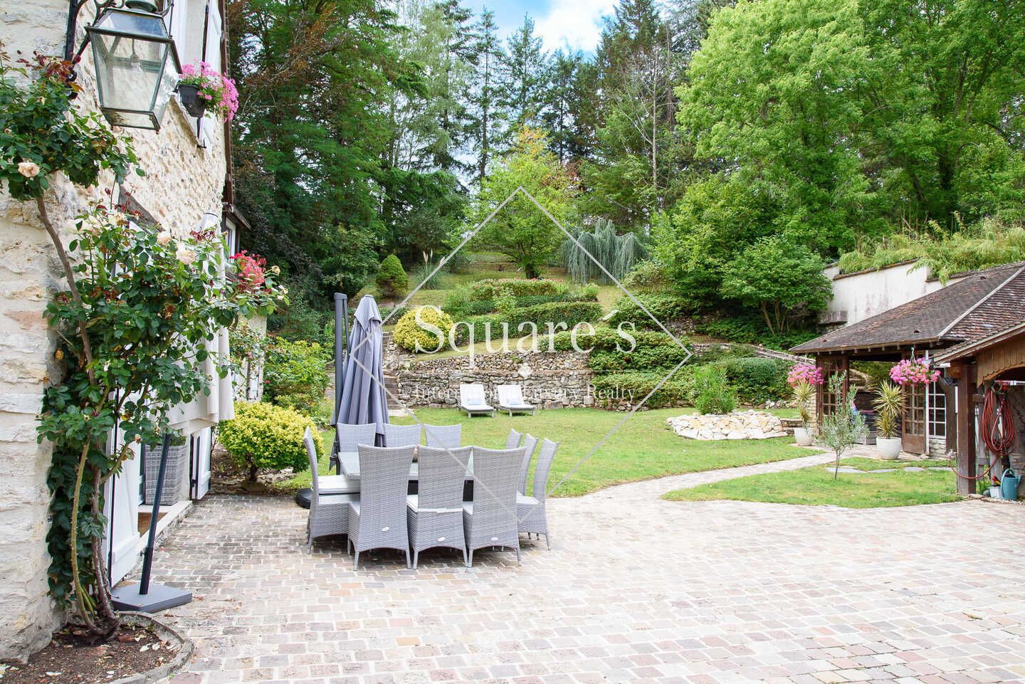 house 11 Rooms for sale on Bercheres sur vesgre (28260) Sale House Berchères-sur-Vesgre 11 Rooms 316 m²