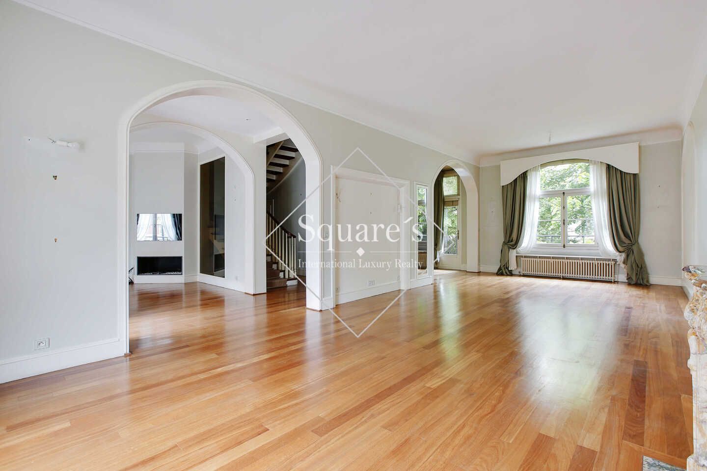 house 12 Rooms for sale on Neuilly-sur-Seine (92200)