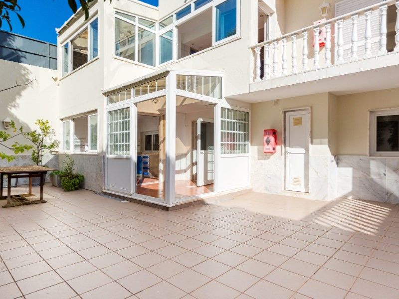 house 10 Rooms for sale on Cascais (2750) Sale House Cascais 10 Rooms