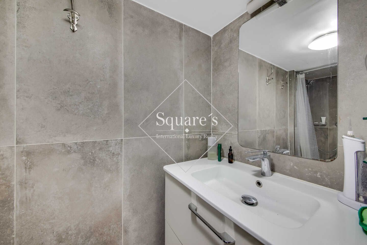 miscellaneous 3 Rooms for sale on Paris 9ème (75009)