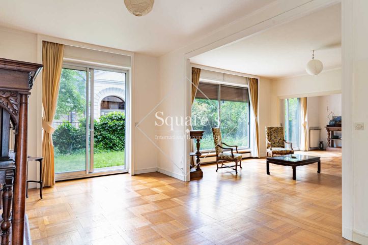 Sale Apartment Neuilly-sur-Seine 7&nbsp;Rooms 160&nbsp;m²