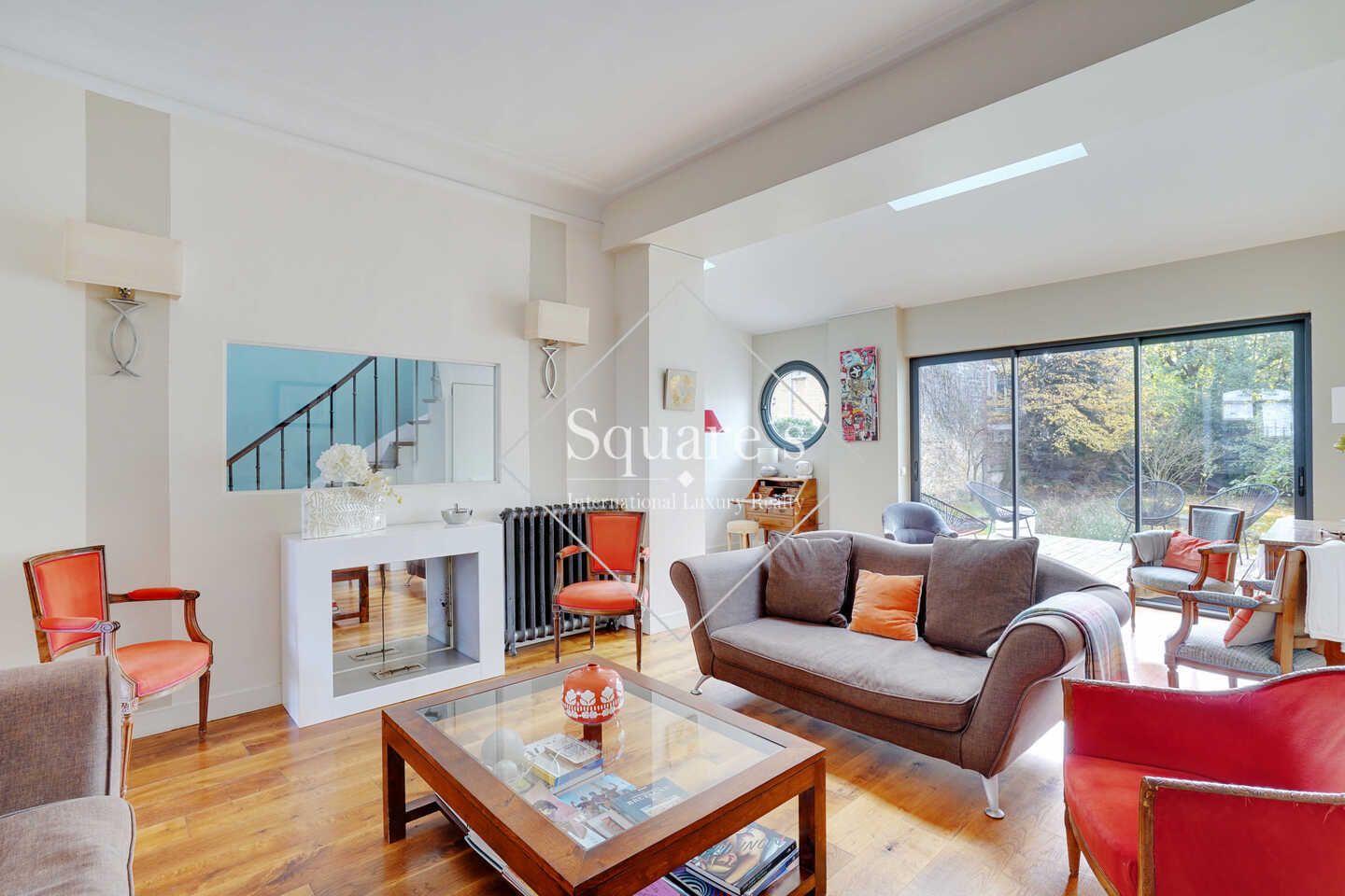 house 11 Rooms for sale on Asnières (92600) Sale House Asnières 11 Rooms 260 m²