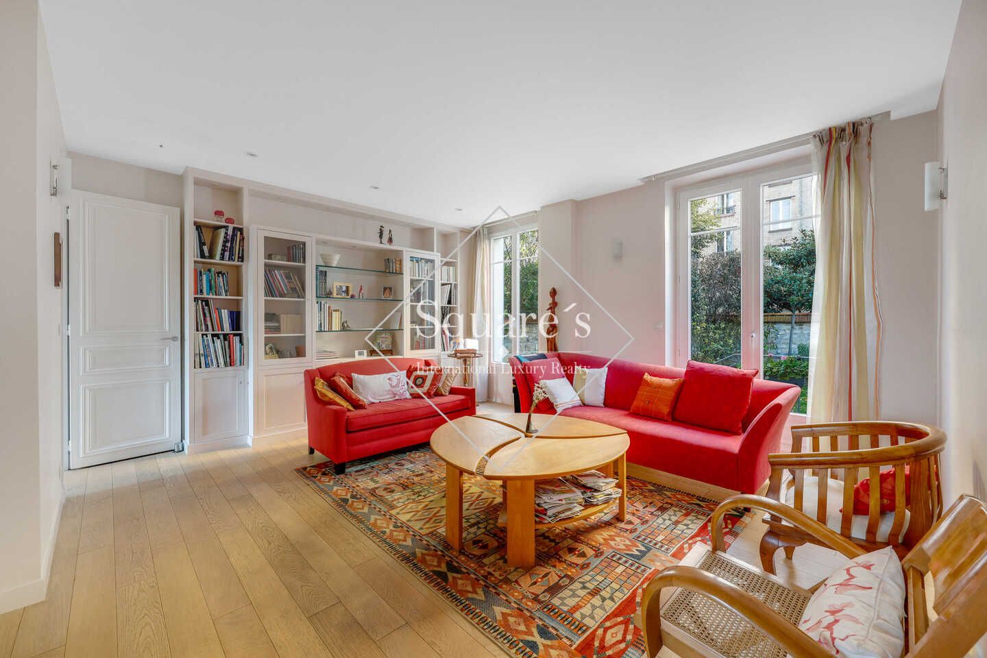 house 9 Rooms for sale on Asnières (92600) Sale House Asnières 9 Rooms 236 m²