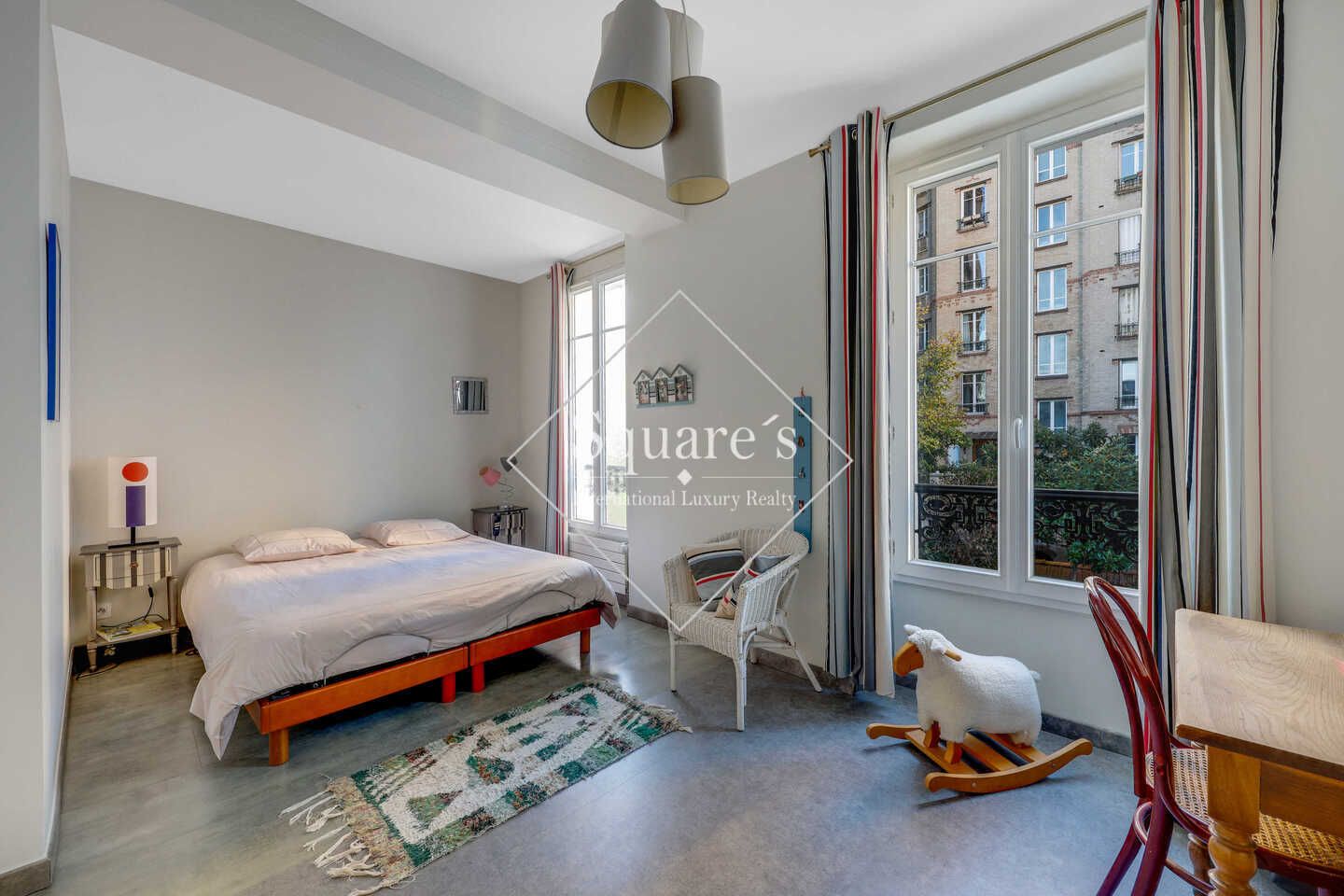 house 9 Rooms for sale on Asnières (92600)