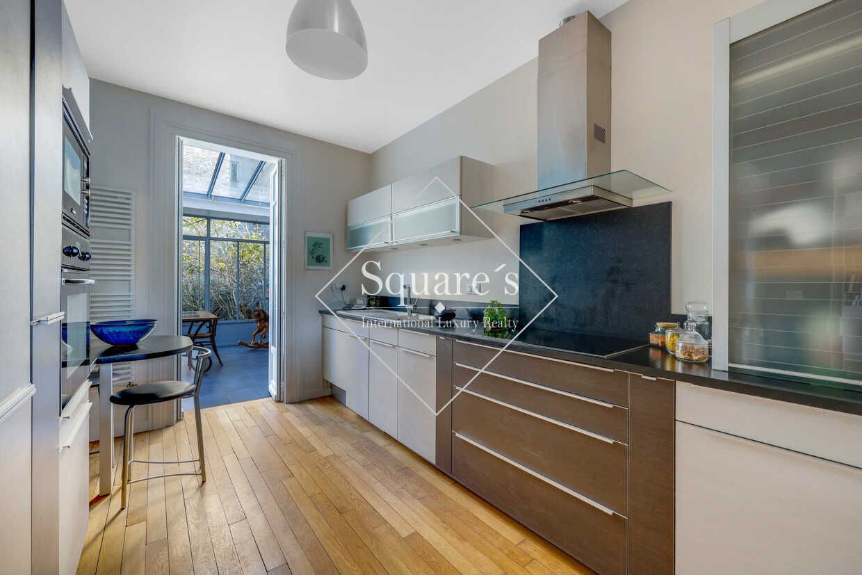 house 9 Rooms for sale on Asnières (92600)