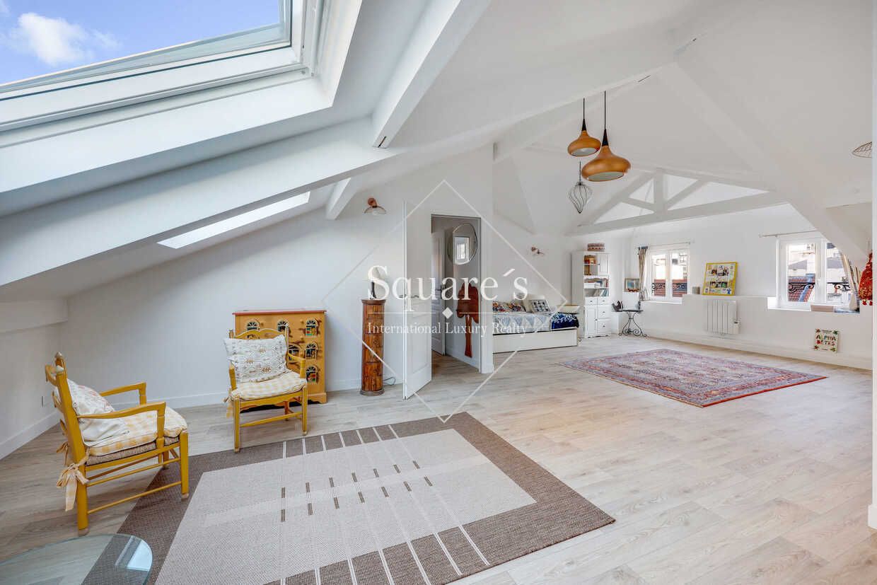 house 9 Rooms for sale on Asnières (92600)