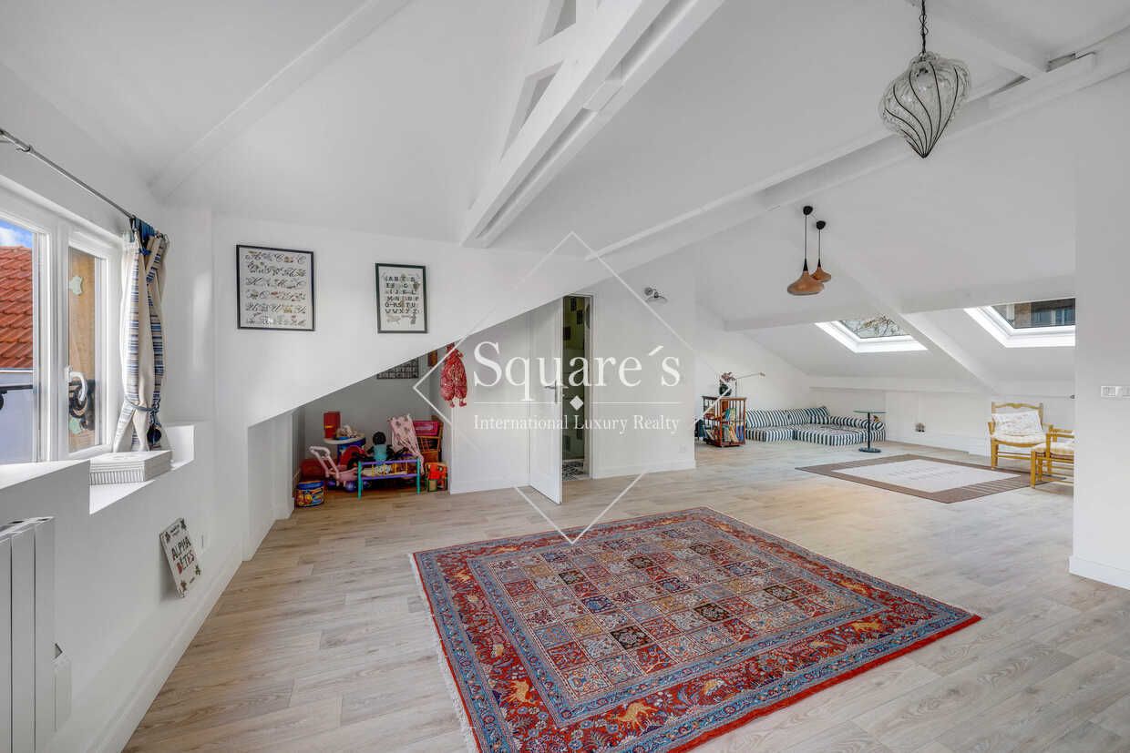 house 9 Rooms for sale on Asnières (92600)