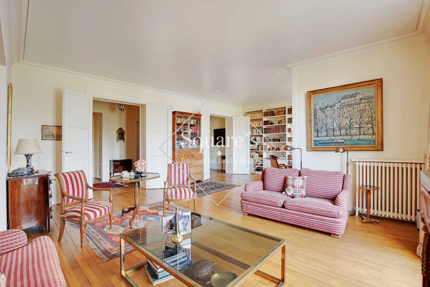 apartment 5 Rooms for sale on Neuilly-sur-Seine (92200) Sale Apartment Neuilly-sur-Seine 5 Rooms 165 m²