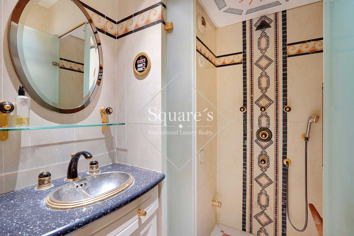 apartment 7 Rooms for sale on Paris 16ème (75016)