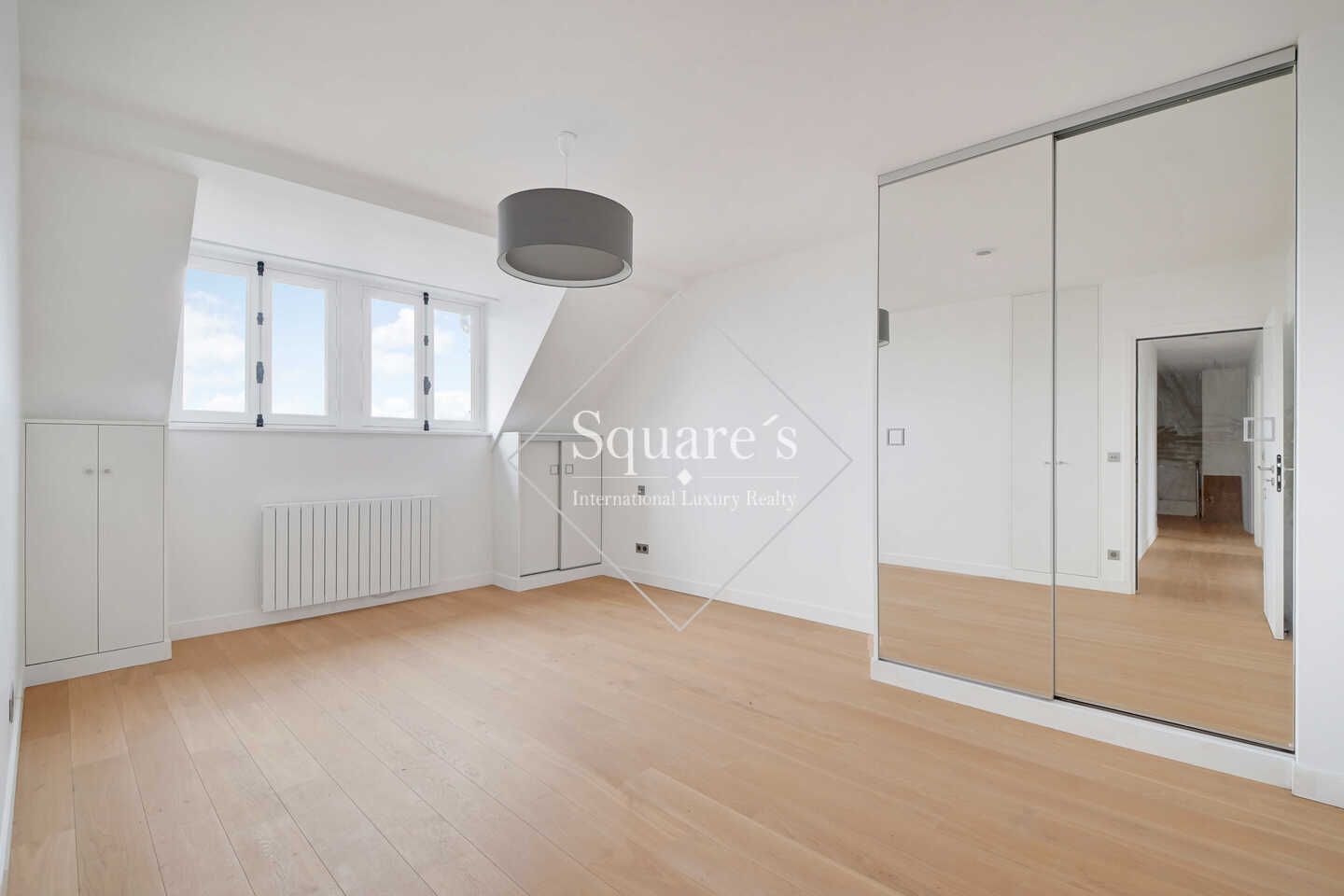 apartment 8 Rooms for sale on Paris 8ème (75008)