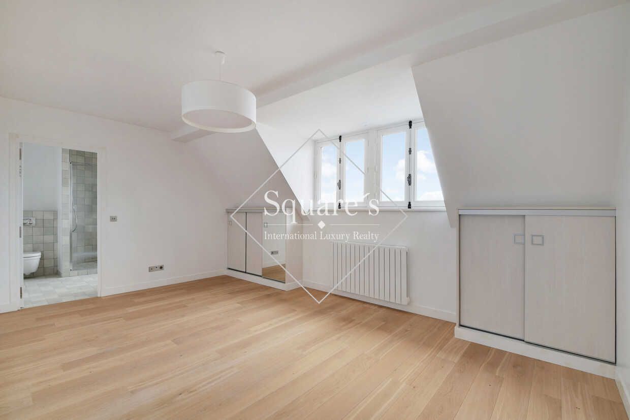 apartment 8 Rooms for sale on Paris 8ème (75008)
