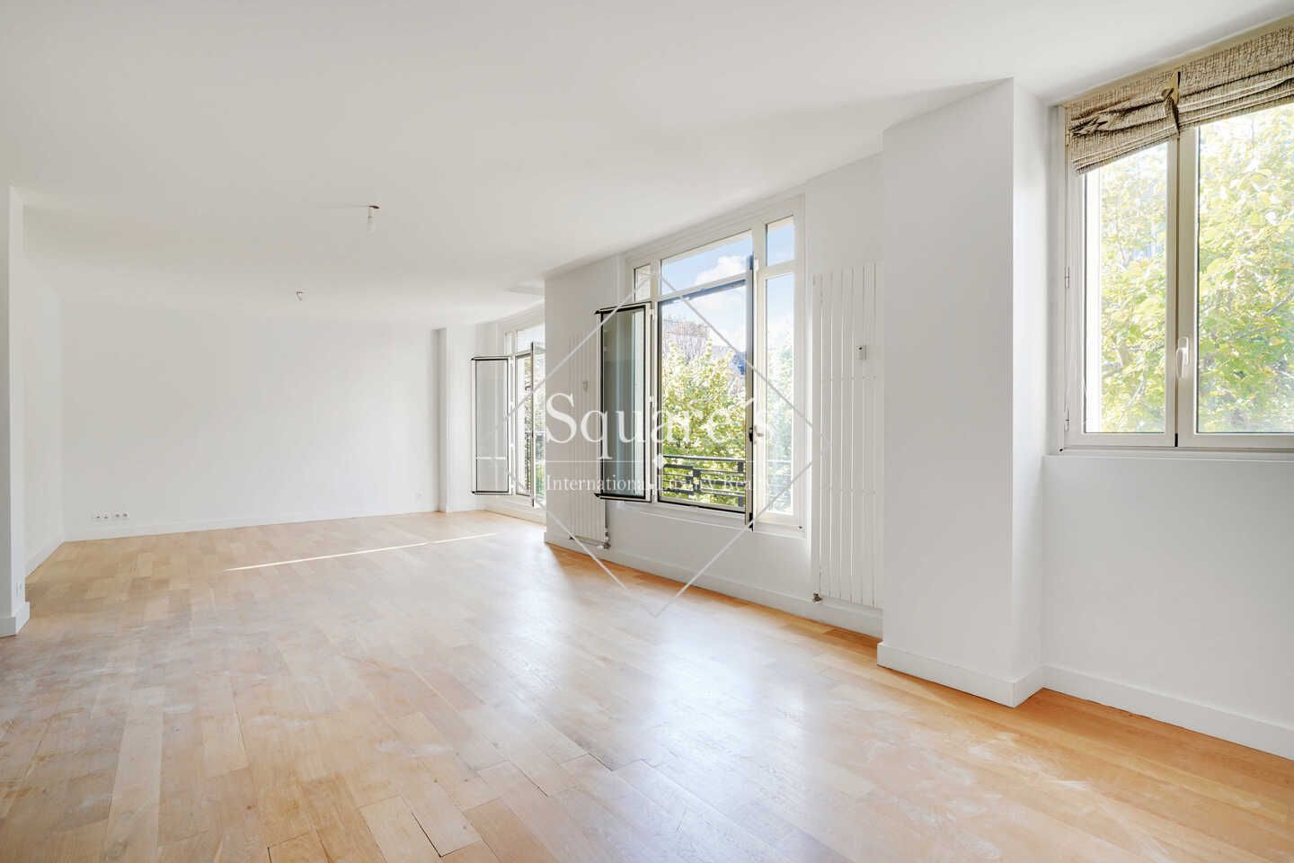 apartment 5 Rooms for sale on Neuilly-sur-Seine (92200) Sale Apartment Neuilly-sur-Seine 5 Rooms 170 m²