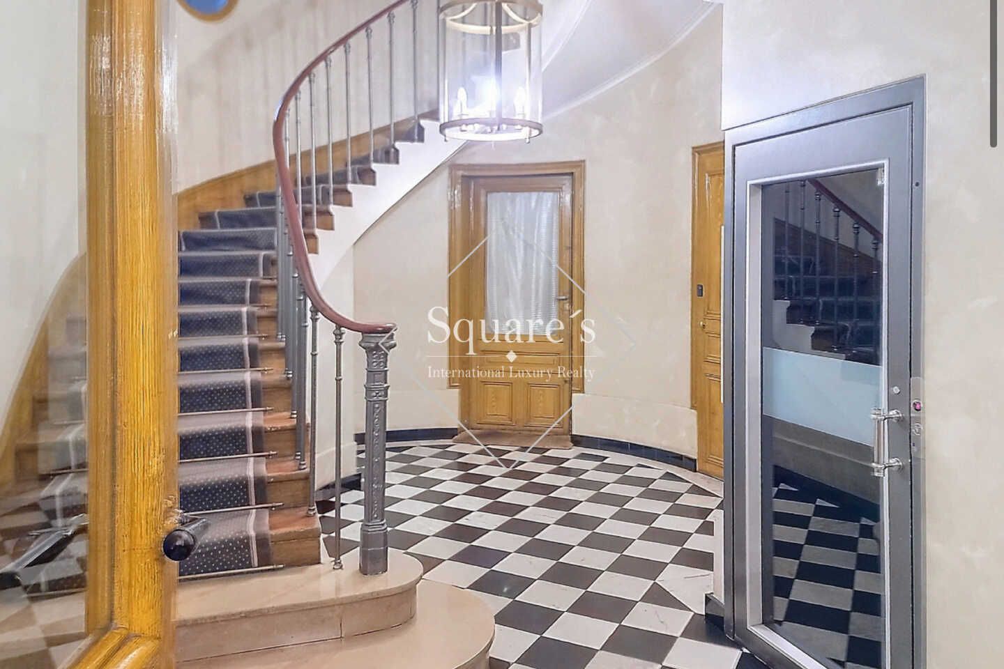 apartment 5 Rooms for sale on Paris 9ème (75009)