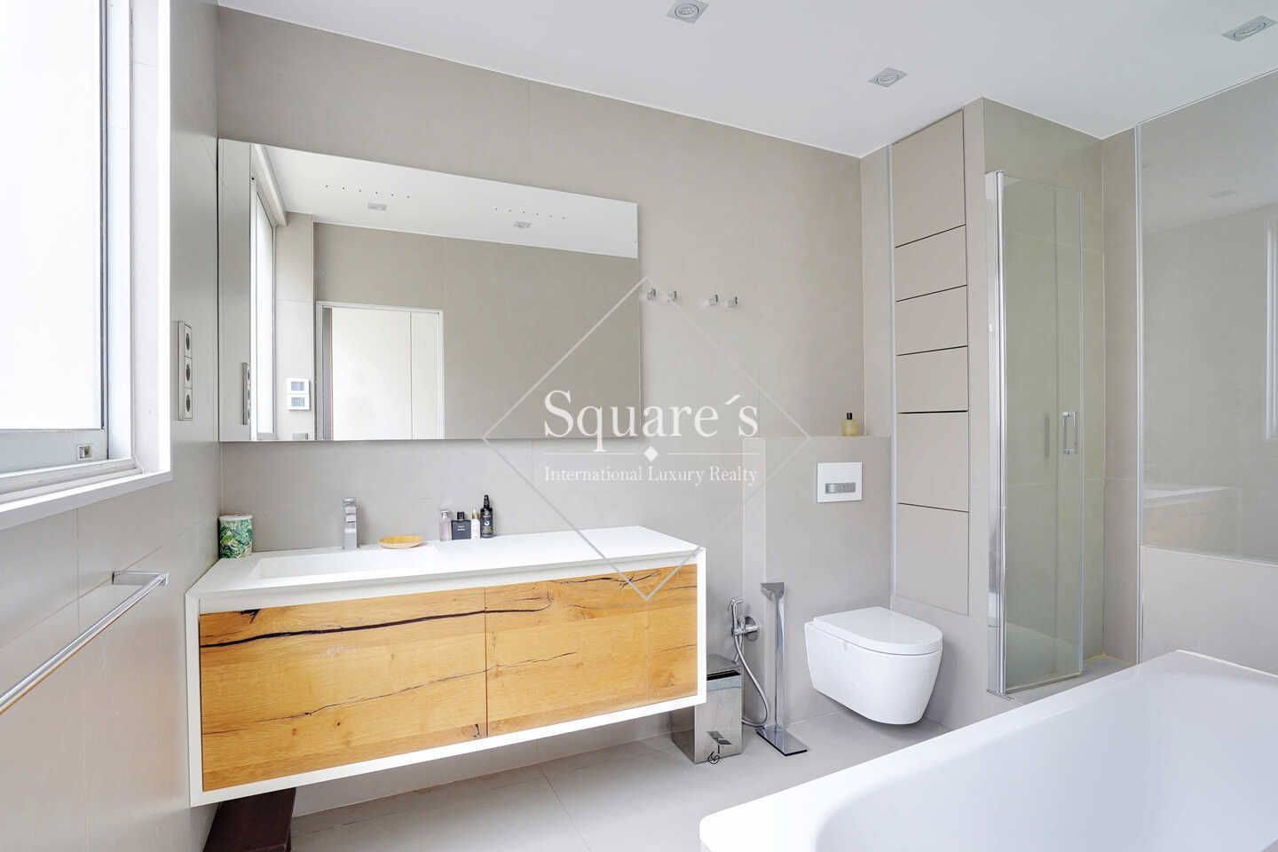 apartment 6 Rooms for sale on Neuilly-sur-Seine (92200)
