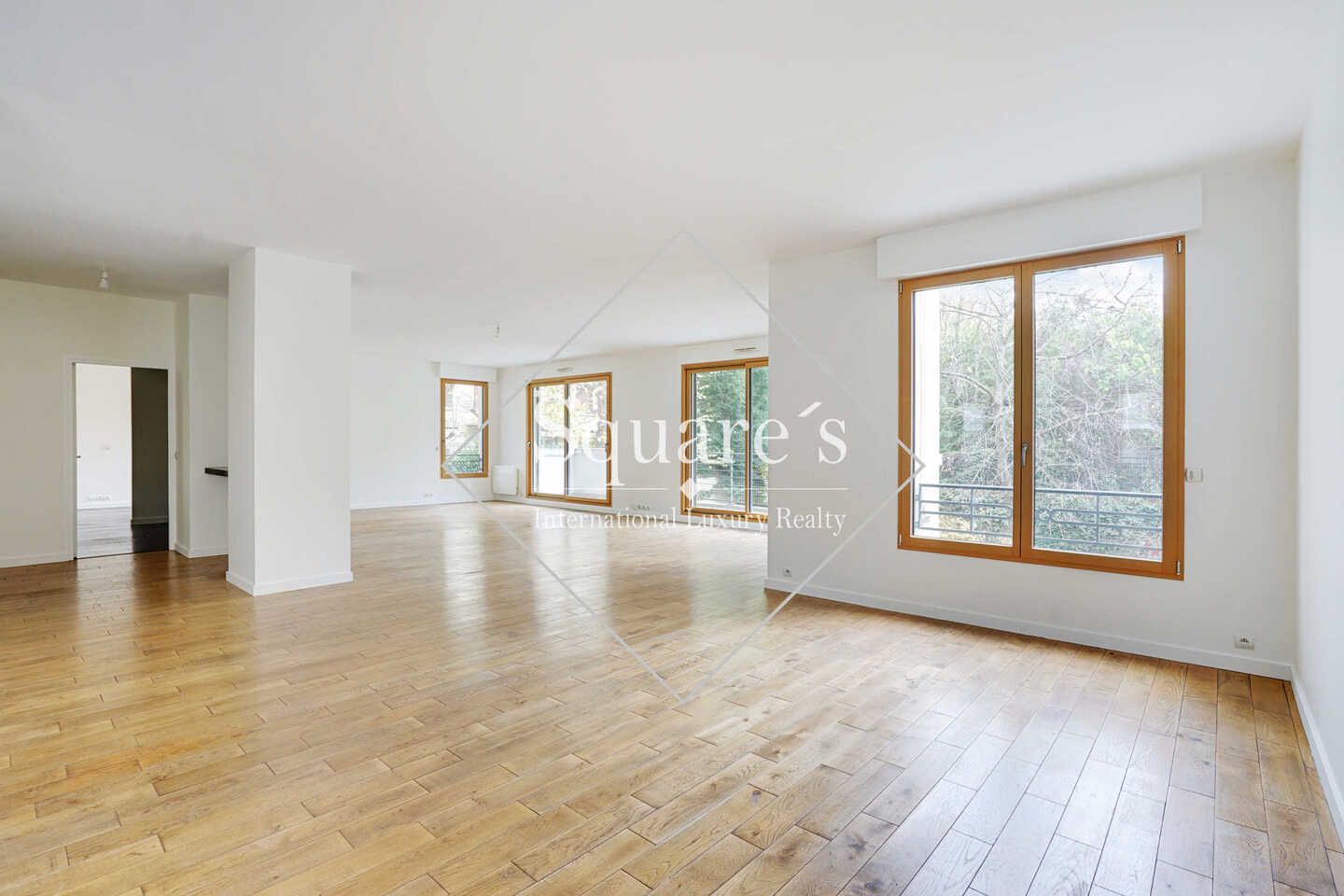 apartment 7 Rooms for sale on Neuilly-sur-Seine (92200)