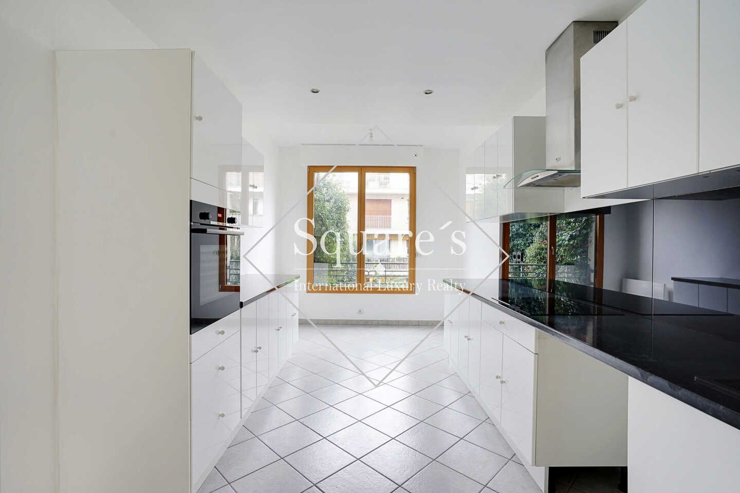 apartment 7 Rooms for sale on Neuilly-sur-Seine (92200)