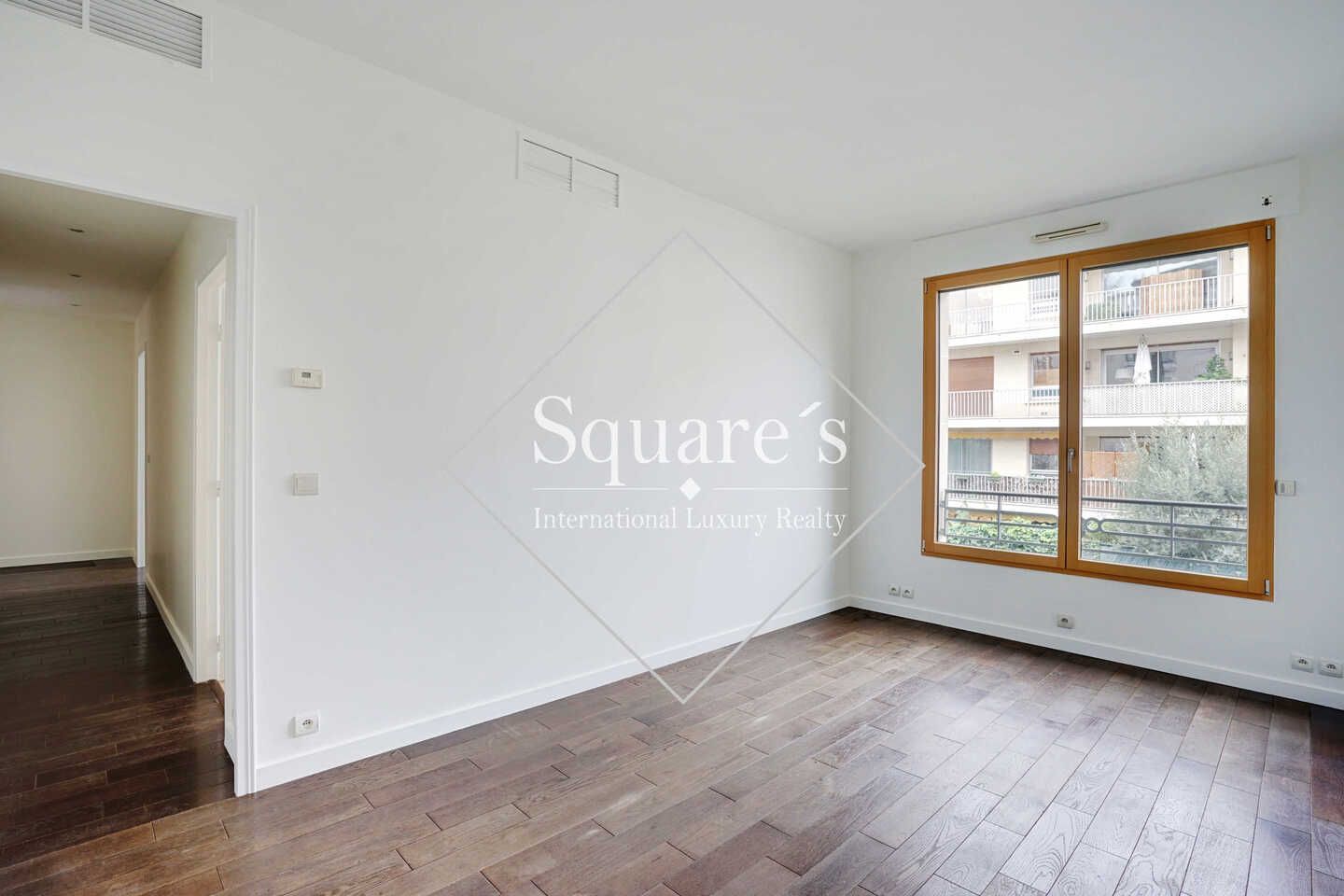 apartment 7 Rooms for sale on Neuilly-sur-Seine (92200)