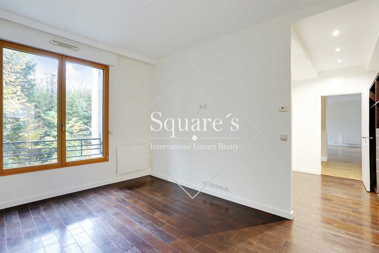 apartment 7 Rooms for sale on Neuilly-sur-Seine (92200)