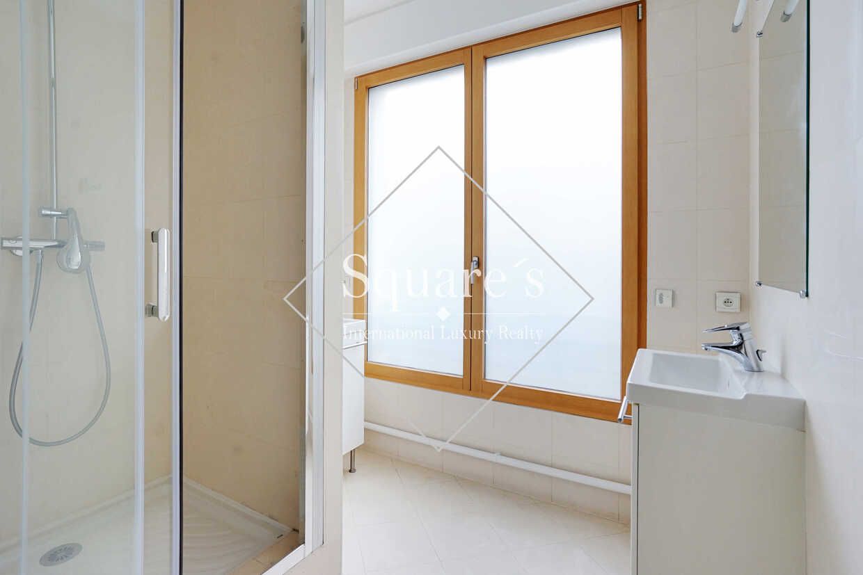 apartment 7 Rooms for sale on Neuilly-sur-Seine (92200)