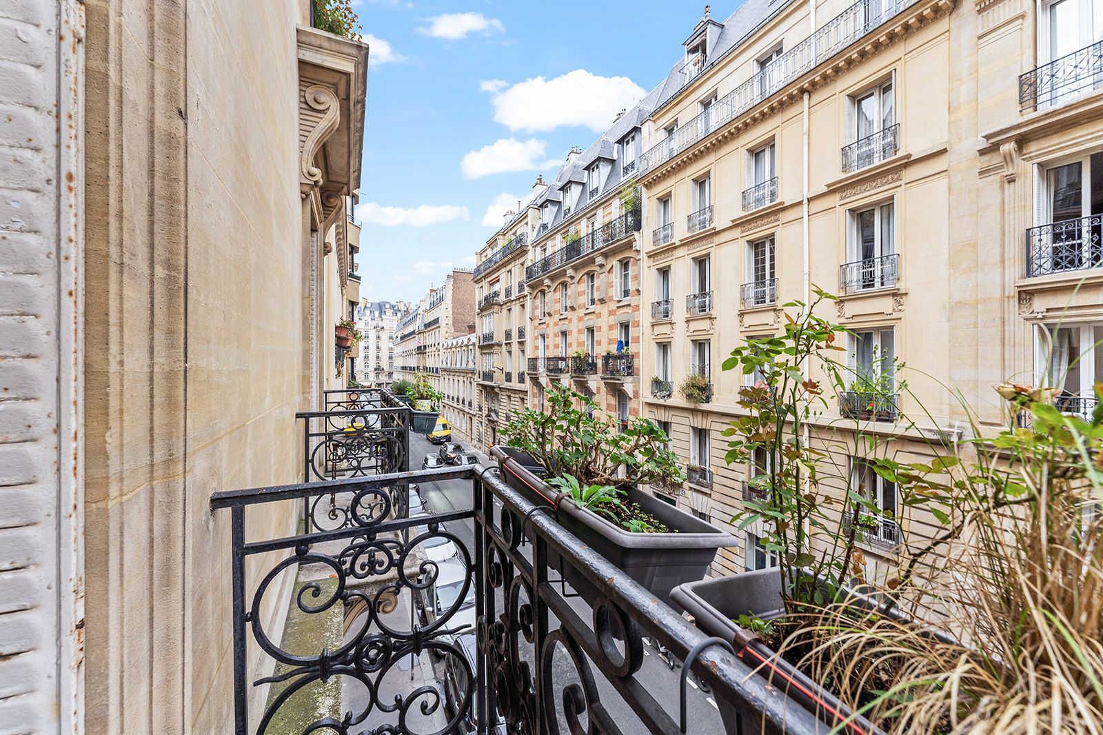 apartment 7 Rooms for sale on Paris 16ème (75016) Sale Apartment Paris 16ème 7 Rooms 190 m²