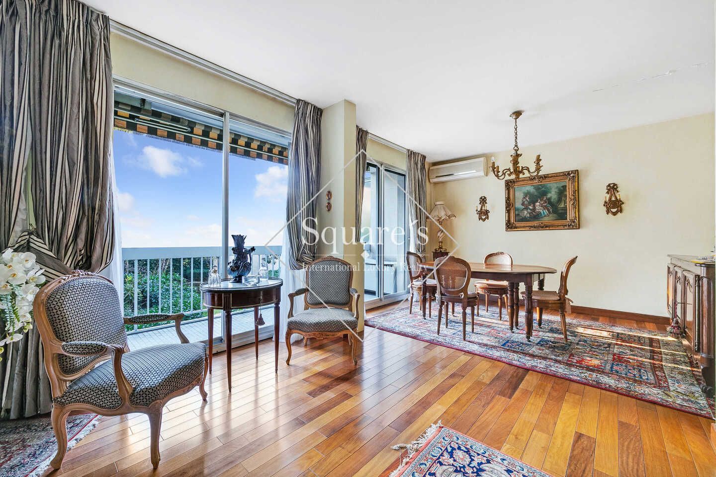 apartment 6 Rooms for sale on Neuilly-sur-Seine (92200) Sale Apartment Neuilly-sur-Seine 6 Rooms 146 m²