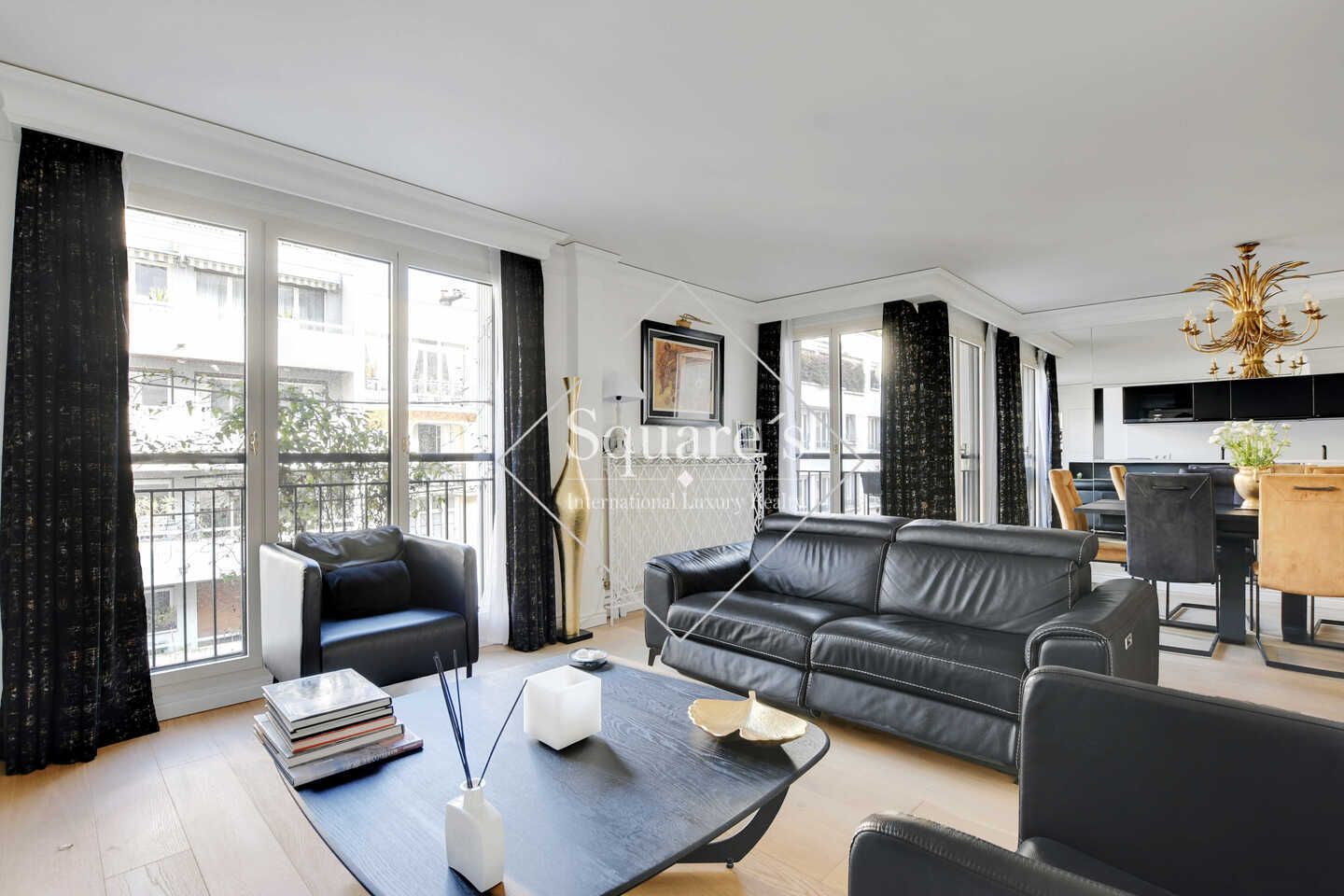 apartment 4 Rooms for sale on Neuilly-sur-Seine (92200)