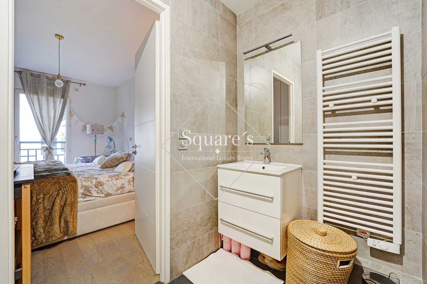 apartment 2 Rooms for sale on Neuilly-sur-Seine (92200)