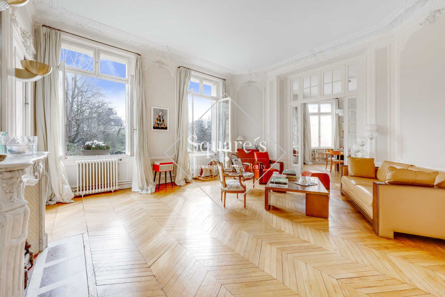 apartment 8 Rooms for sale on Paris 16ème (75016)