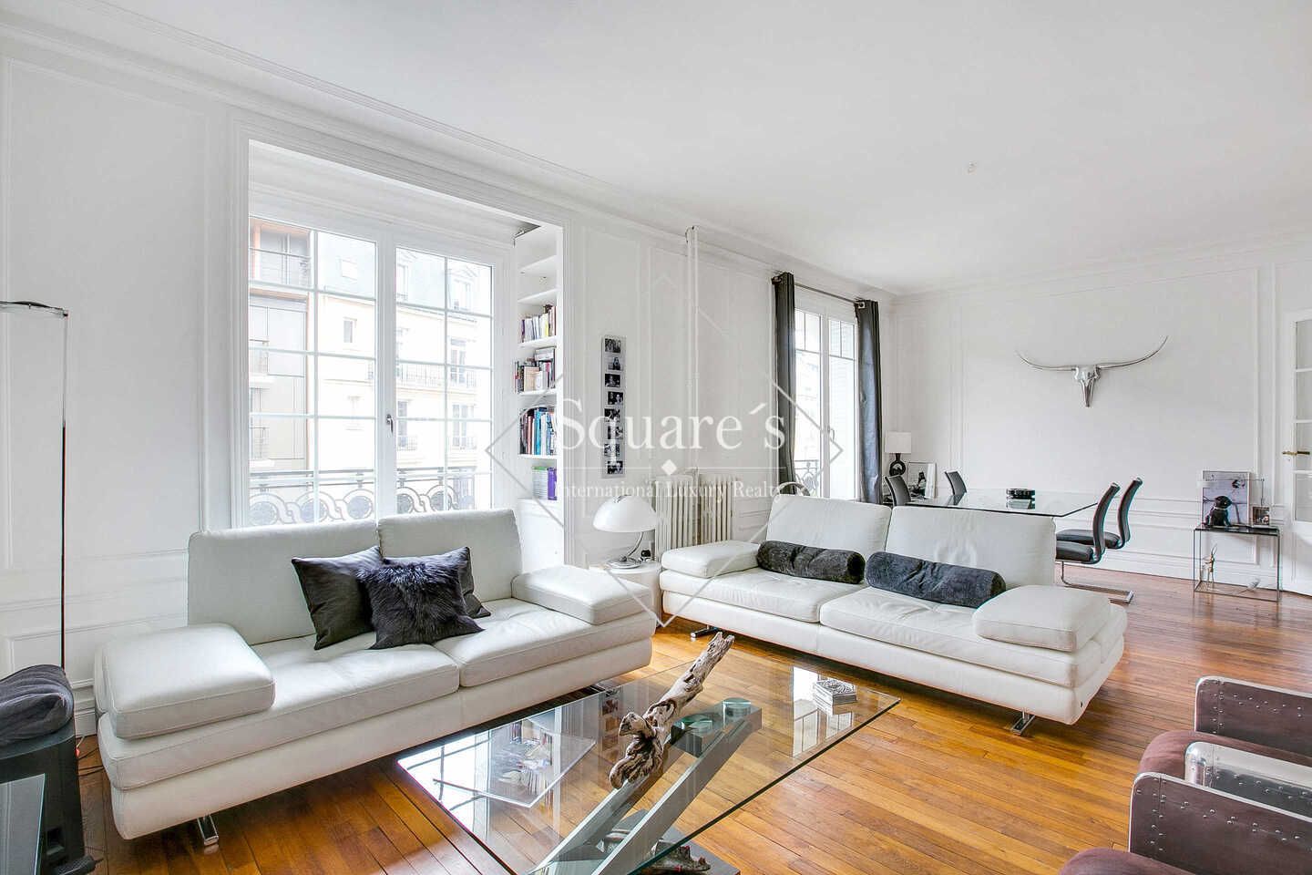 apartment 5 Rooms for sale on Neuilly-sur-Seine (92200)