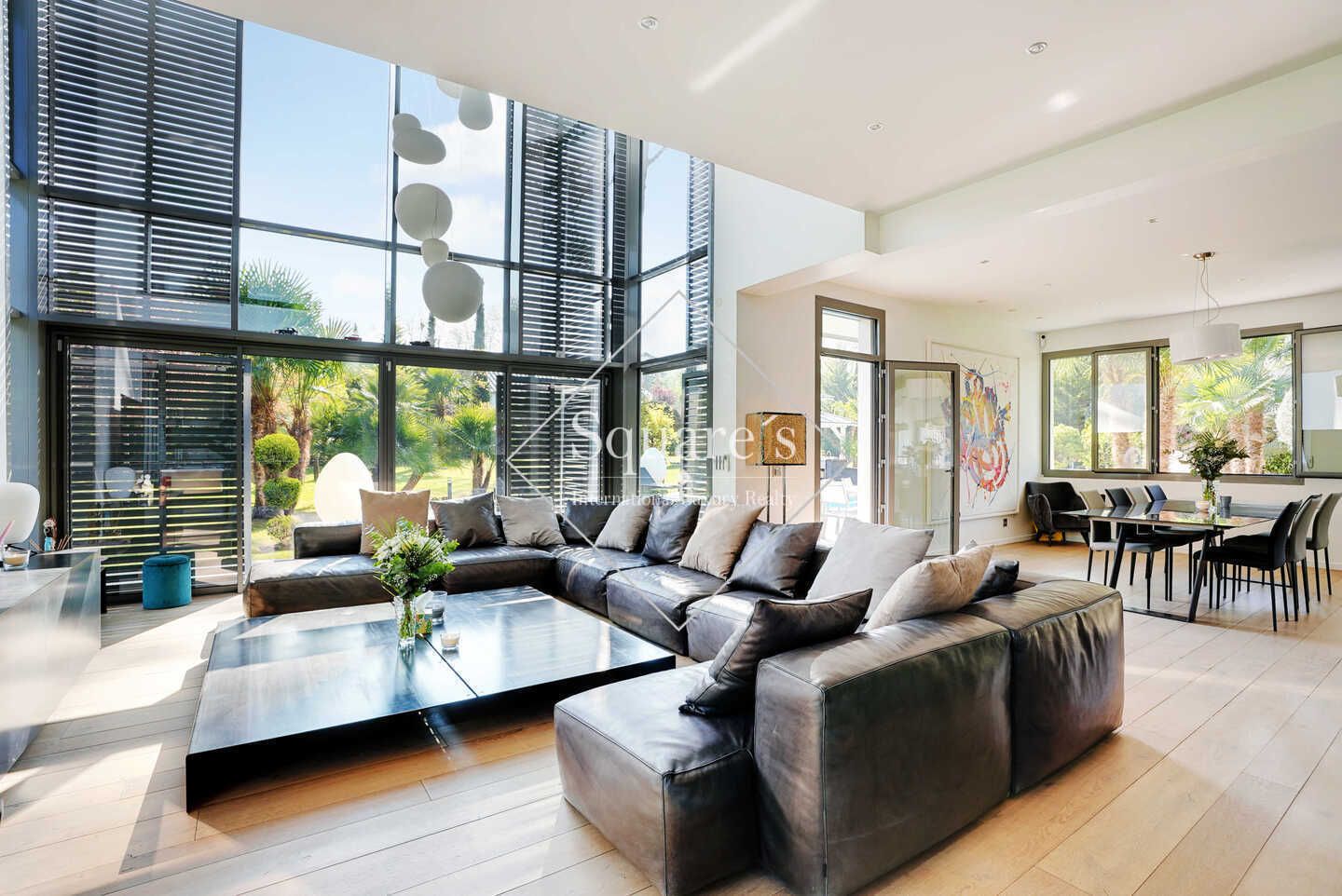 house 6 Rooms for sale on Rueil  Malmaison (92500)