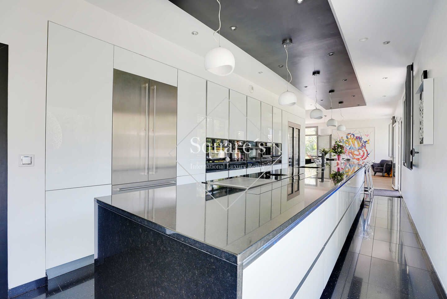 house 6 Rooms for sale on Rueil  Malmaison (92500)