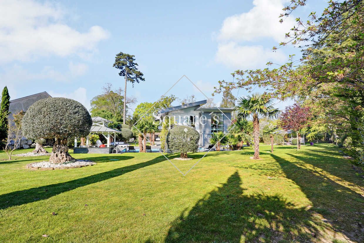 house 6 Rooms for sale on Rueil  Malmaison (92500)