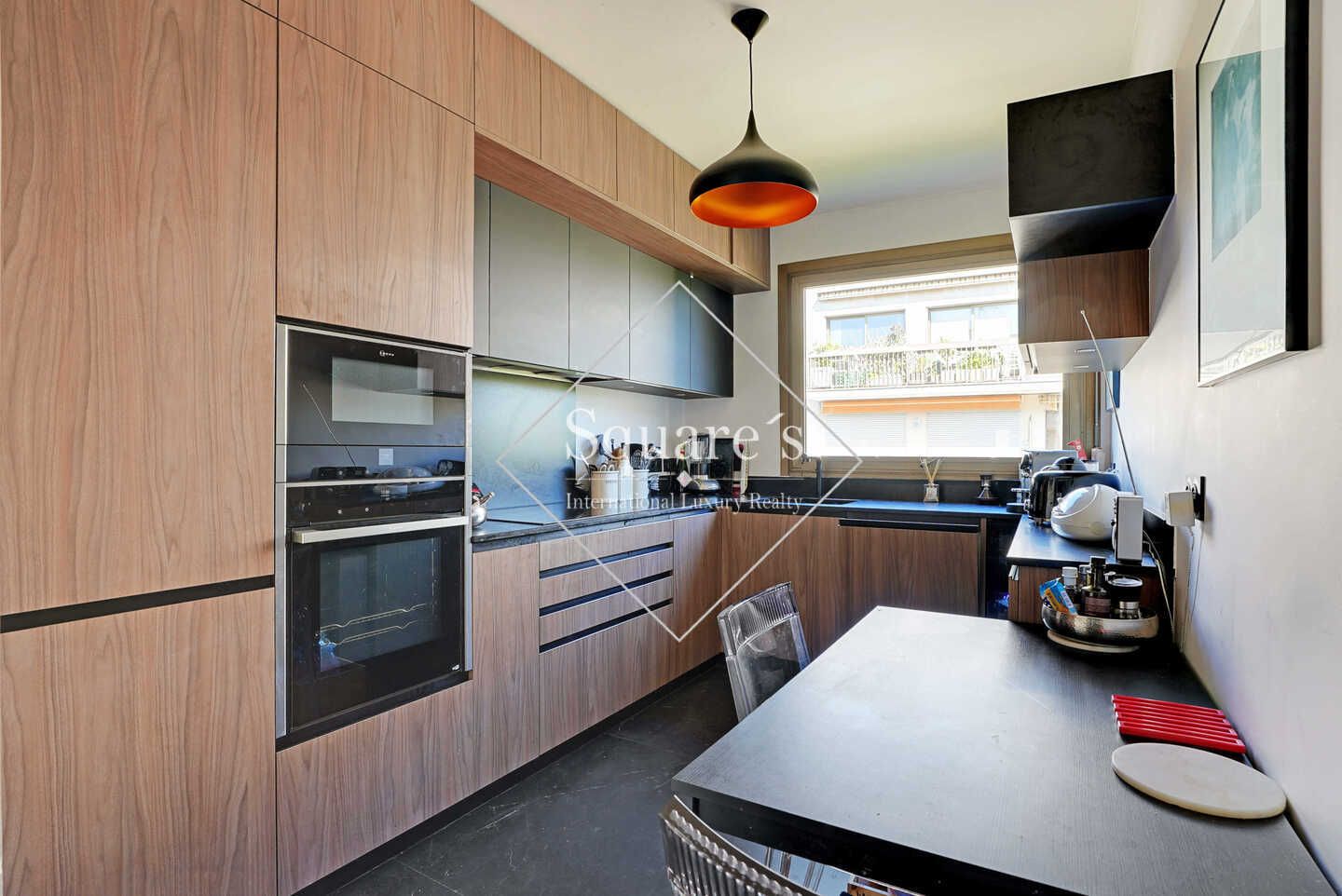 apartment 4 Rooms for sale on Neuilly-sur-Seine (92200) Sale Apartment Neuilly-sur-Seine 4 Rooms 112 m²