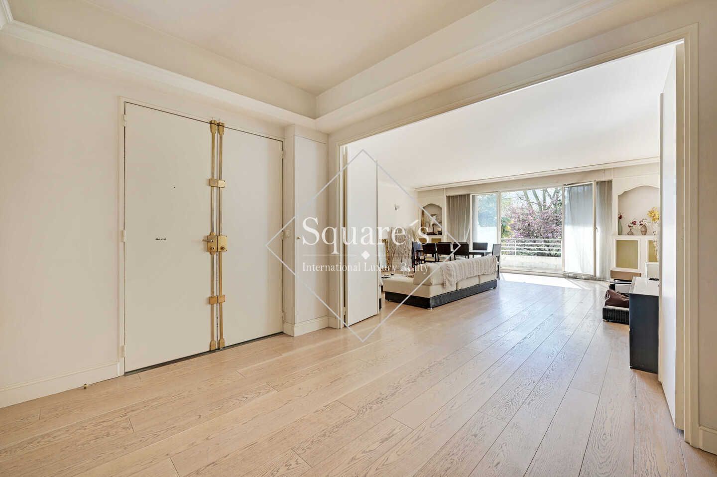 apartment 4 Rooms for sale on Neuilly-sur-Seine (92200) Sale Apartment Neuilly-sur-Seine 4 Rooms 141 m²