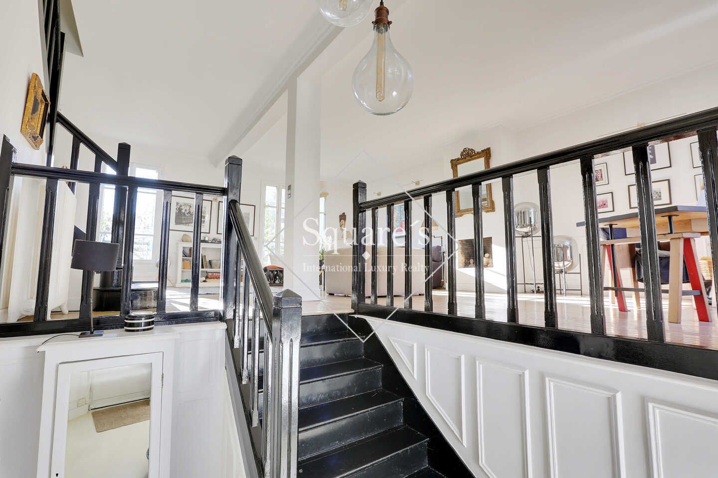 house 5 Rooms for sale on Suresnes (92150) Sale House Suresnes 5 Rooms 200 m²