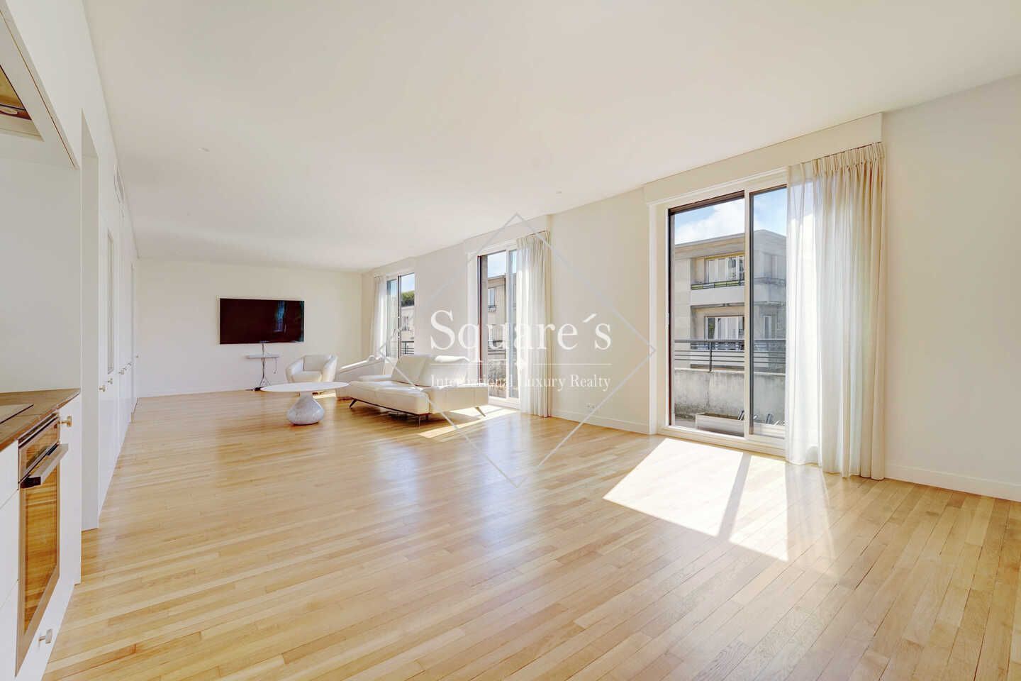 Sale Apartment Neuilly-sur-Seine 4 Rooms 101 m²