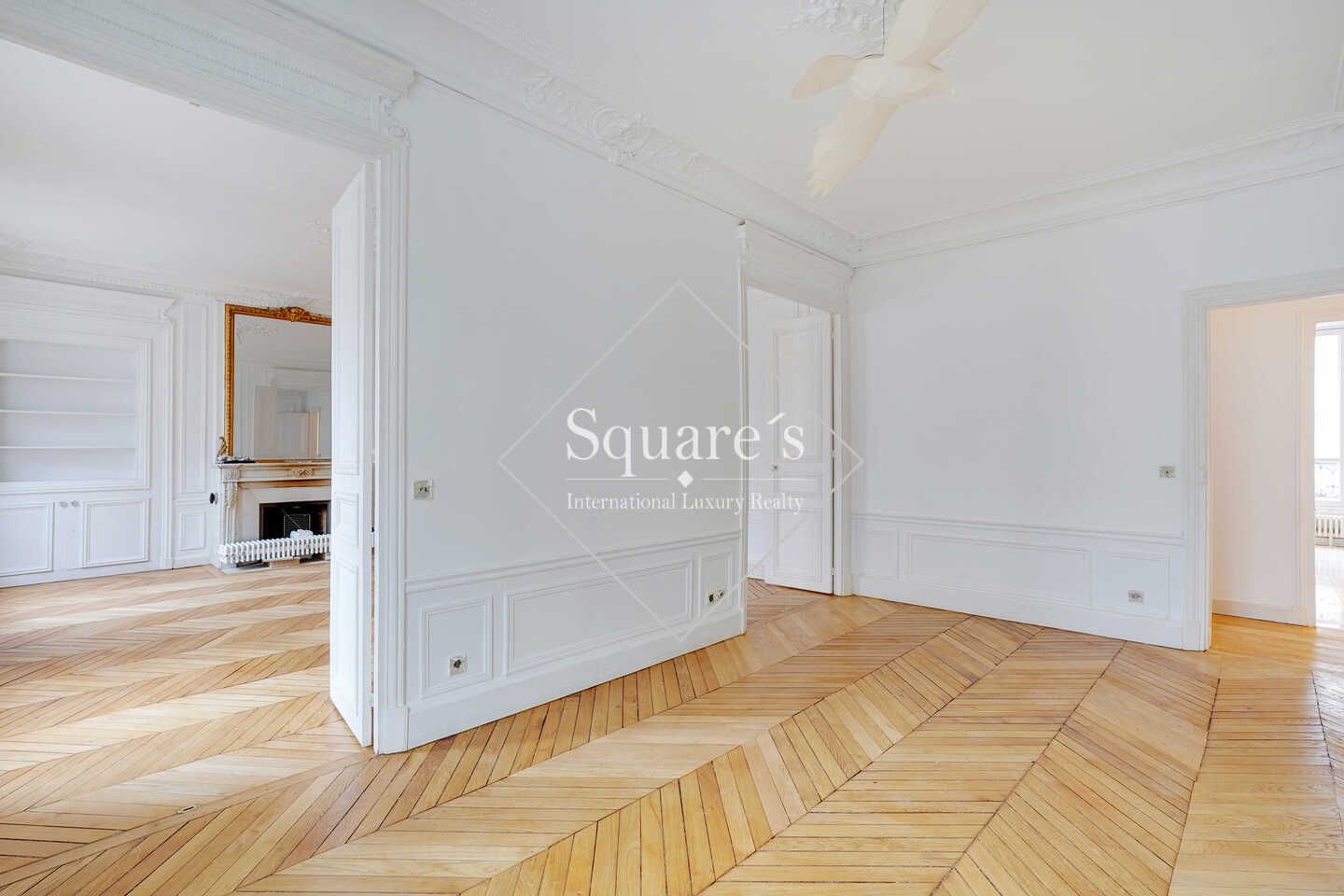 apartment 5 Rooms for sale on Paris 8ème (75008) Sale Apartment Paris 8ème 5 Rooms 152 m²