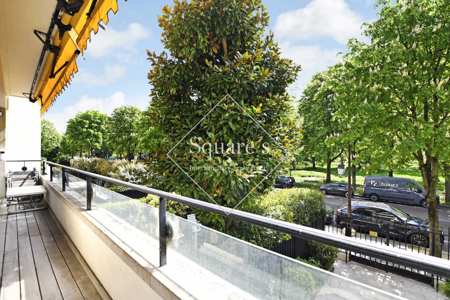 apartment 4 Rooms for sale on Neuilly-sur-Seine (92200)