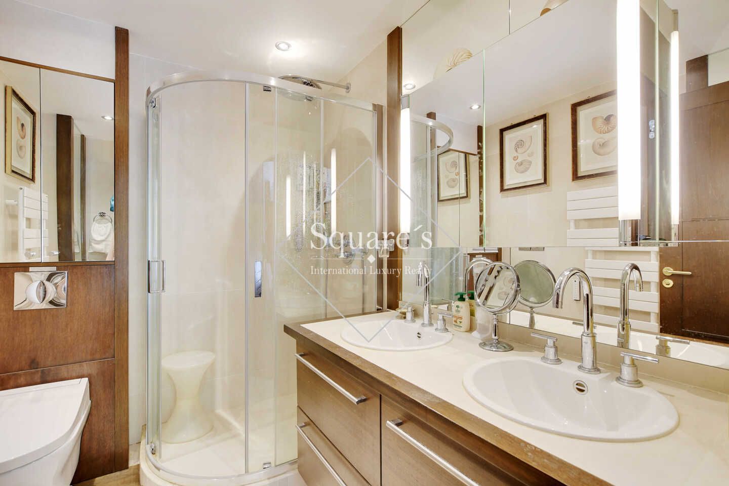 apartment 4 Rooms for sale on Neuilly-sur-Seine (92200)