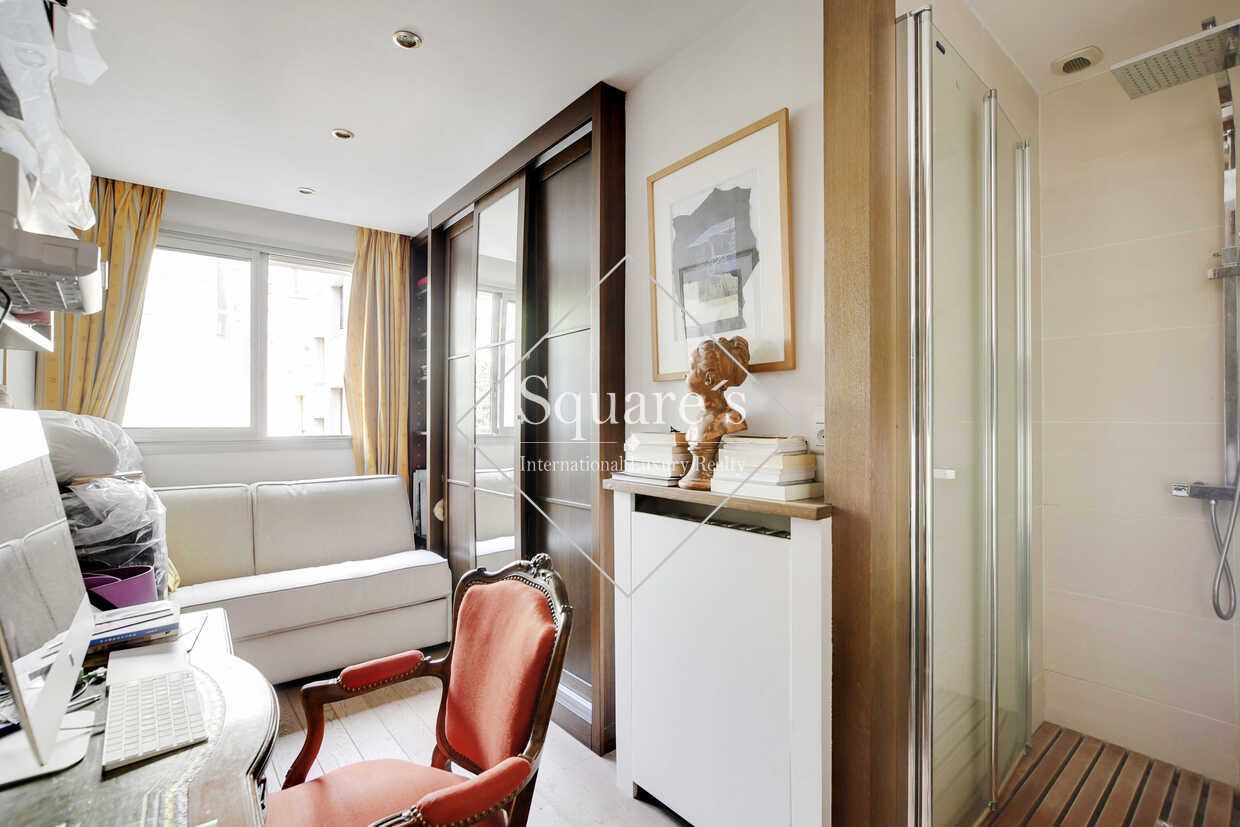 apartment 4 Rooms for sale on Neuilly-sur-Seine (92200)